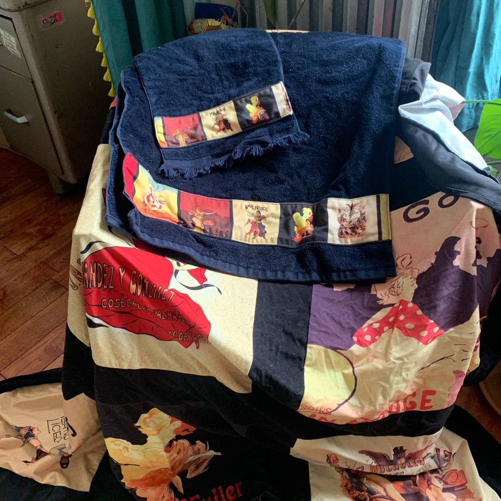Fabric French-print shower curtain